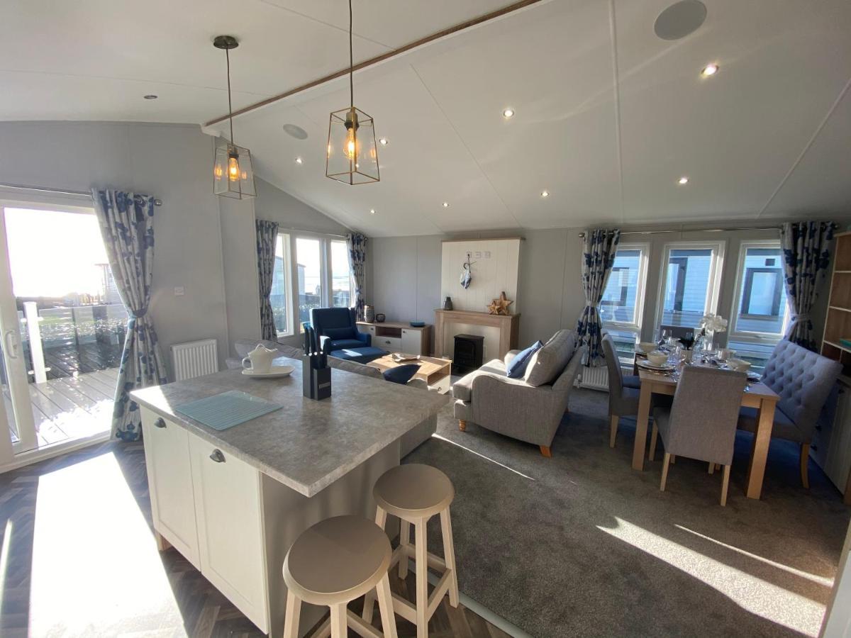 Sea View Beach Lodge Trecco Bay 3 Bedroom Porthcawl Esterno foto